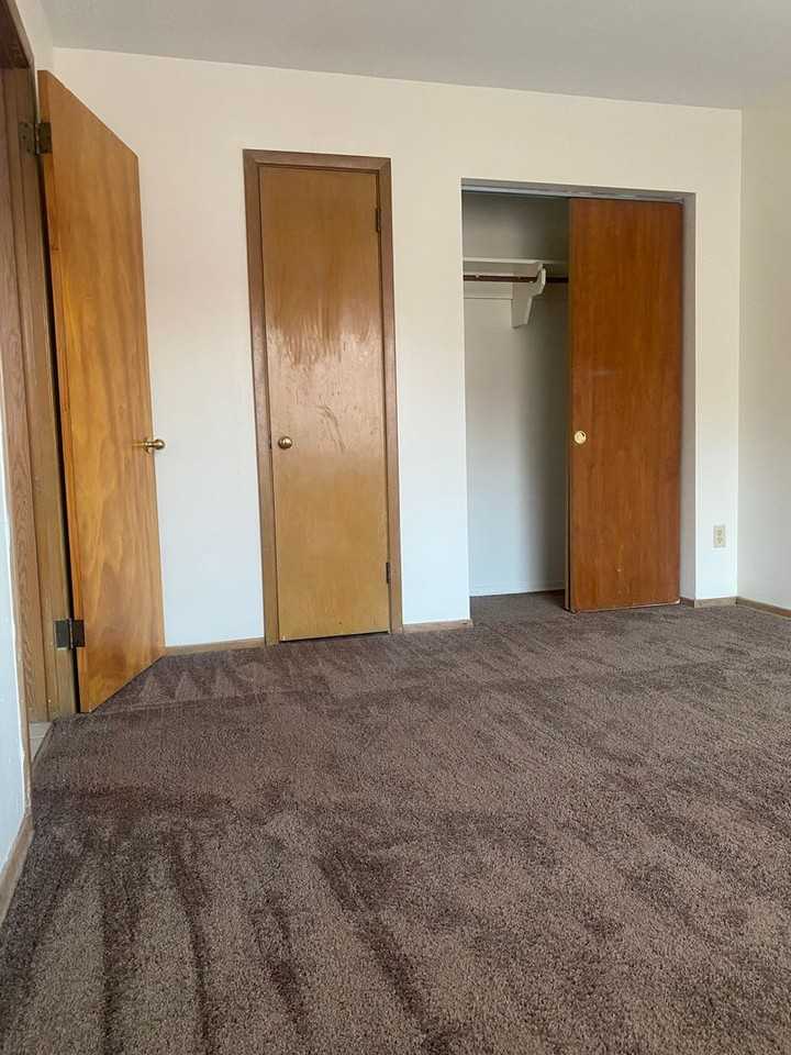 Greenbriar - Photo 7 of 10