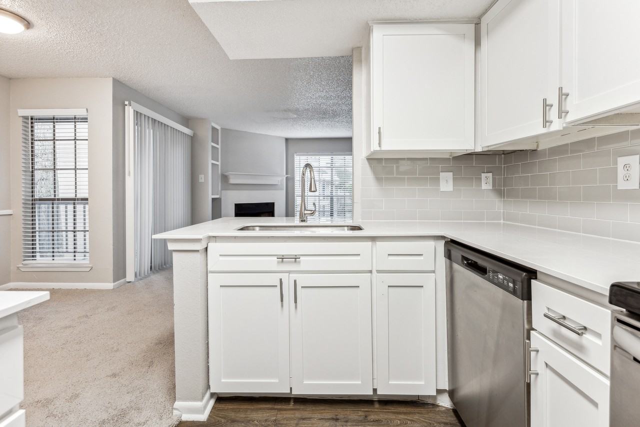 Infinity on the Mark Apartments 9010 Markville Dr, Dallas, TX 75243