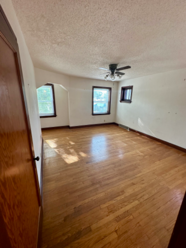 3325A Watson Rd - Photo 2 of 6