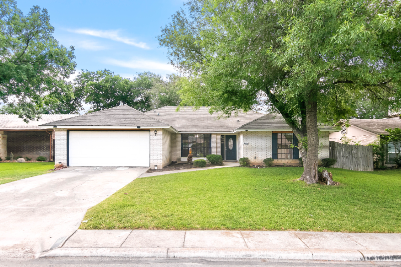 11818 Gravetree St - Photo 2 of 19