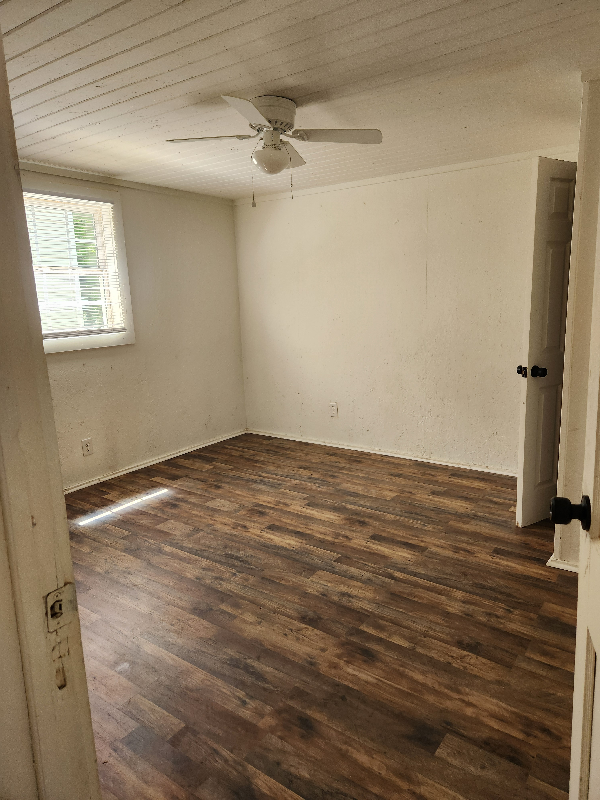 715 White Oak Ln - Photo 5 of 6