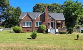 featured image of 836 Old Modena St