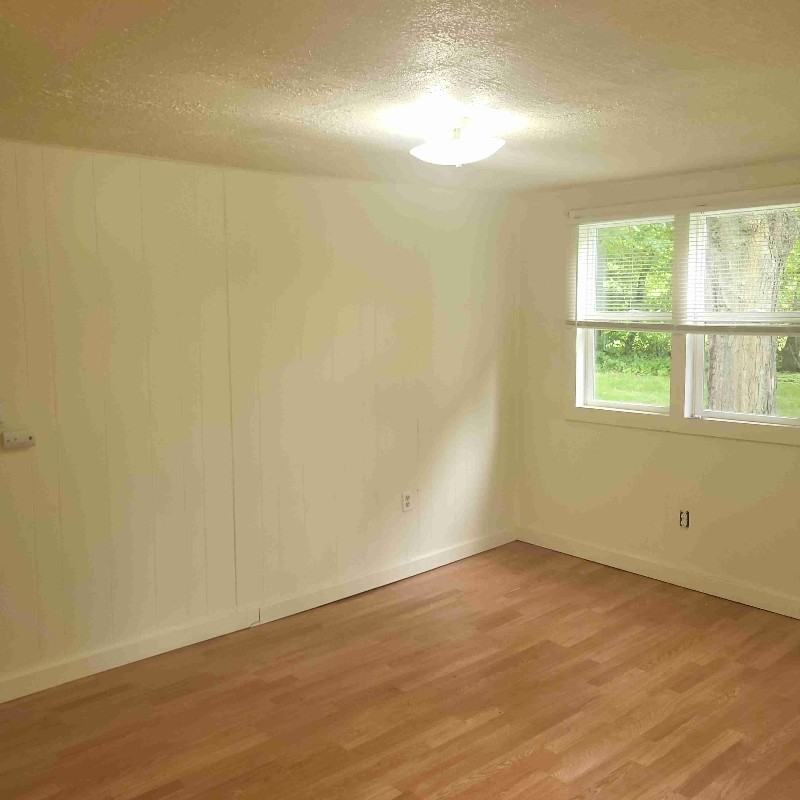 1075 Villa Ct - Photo 4 of 9