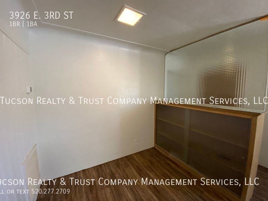 3926 E 3rd St - Photo 5 of 13