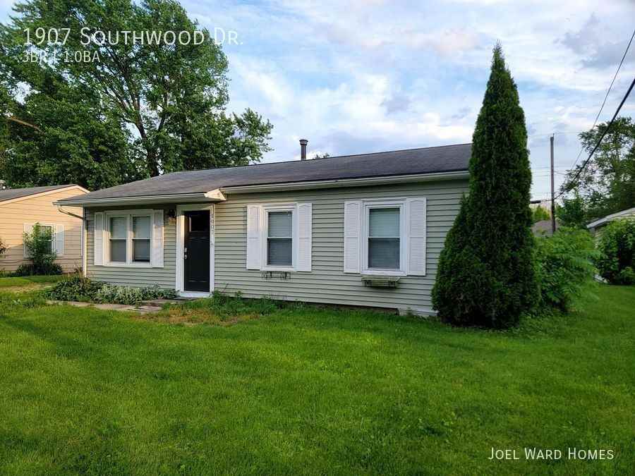 1907 Southwood Dr - Photo 2 of 15