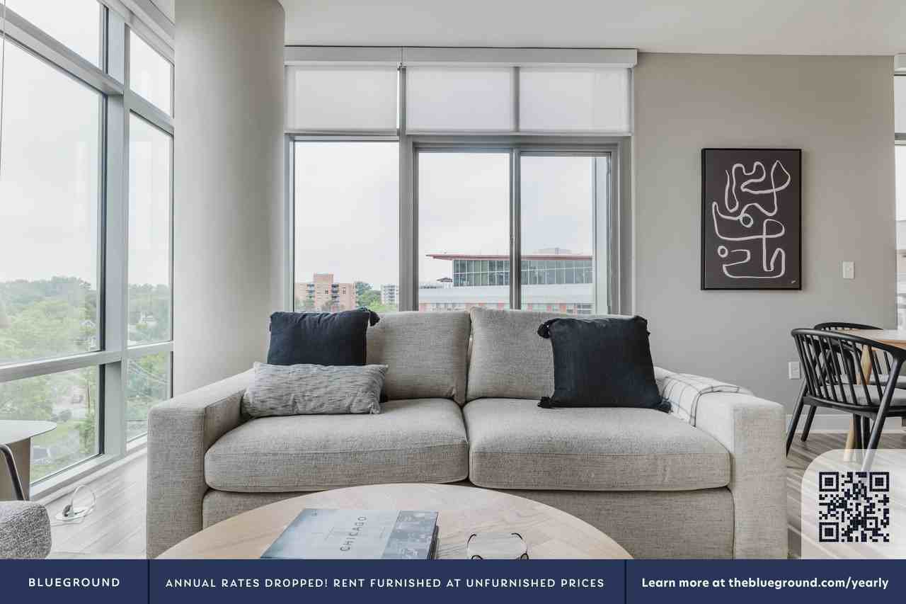 4800 Auburn Avenue - Photo 4 of 50