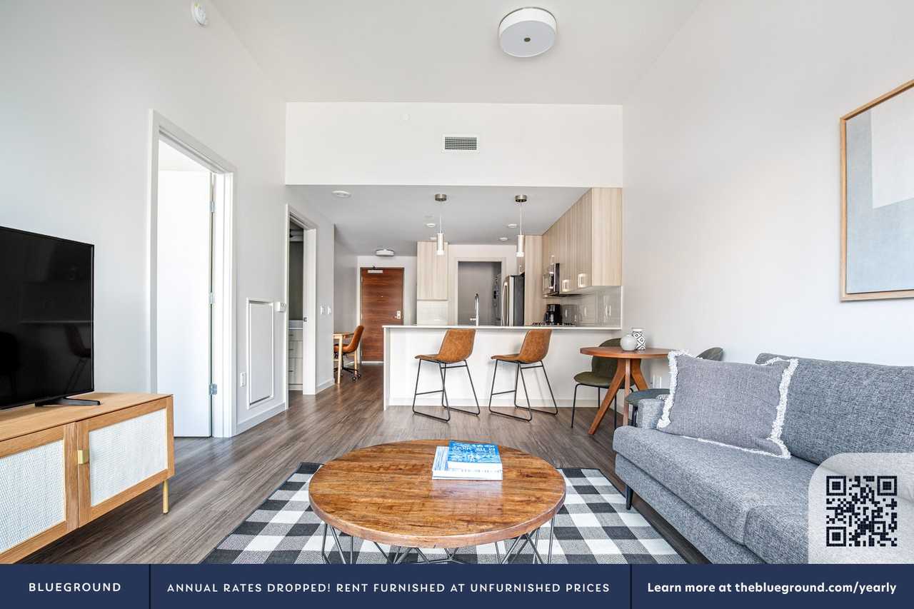 2015 2nd Avenue - Photo 3 of 27