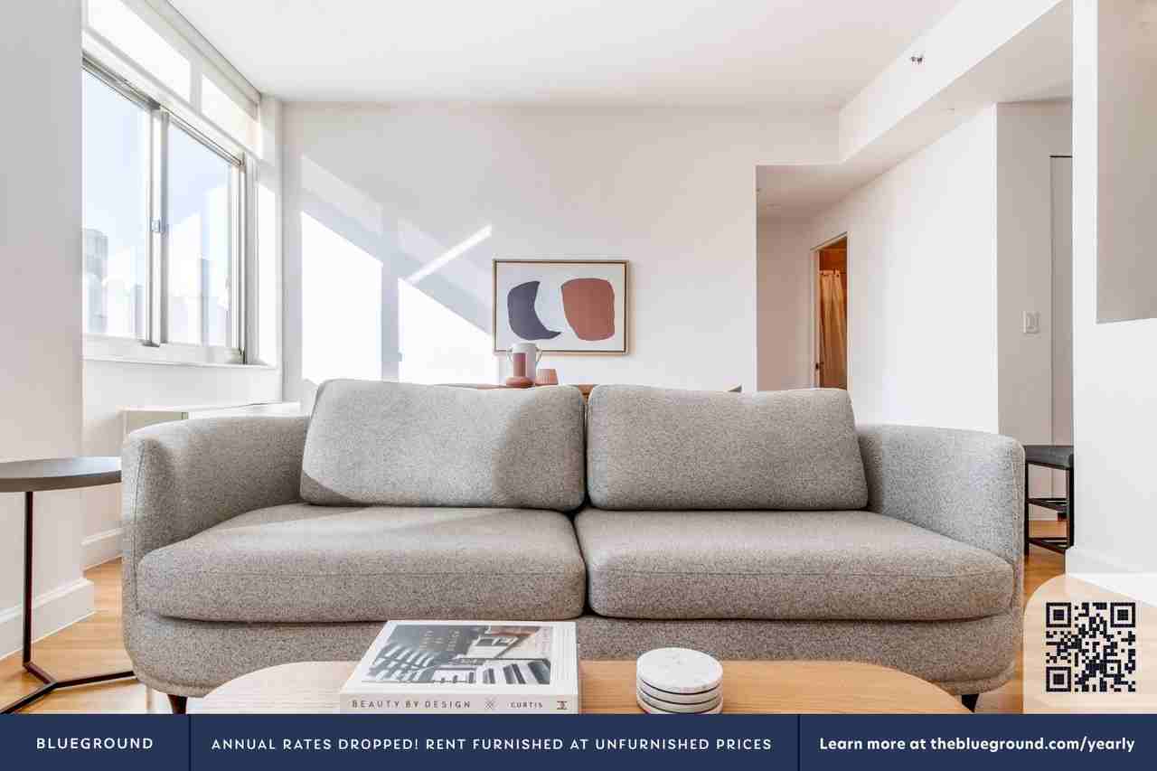 130 West 15th Street - Photo 4 of 50