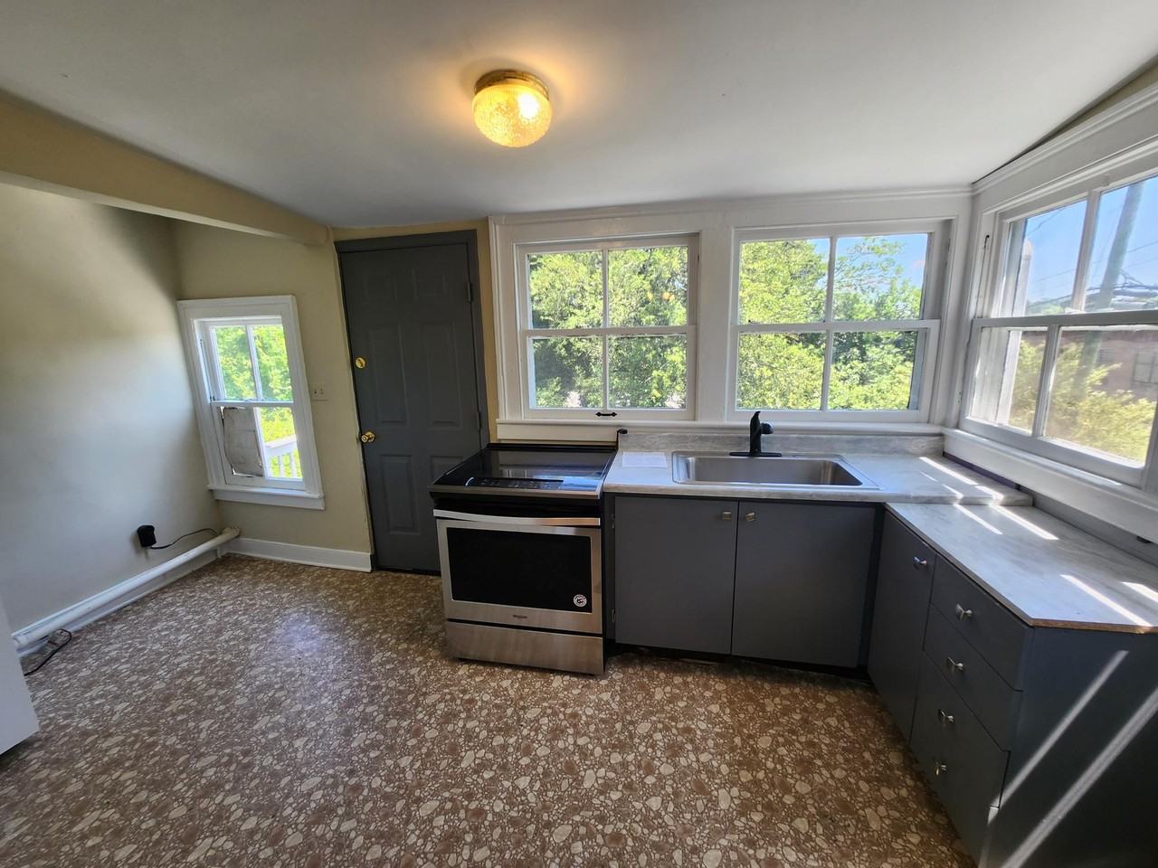 601 Dale Avenue #B - Photo 3 of 19