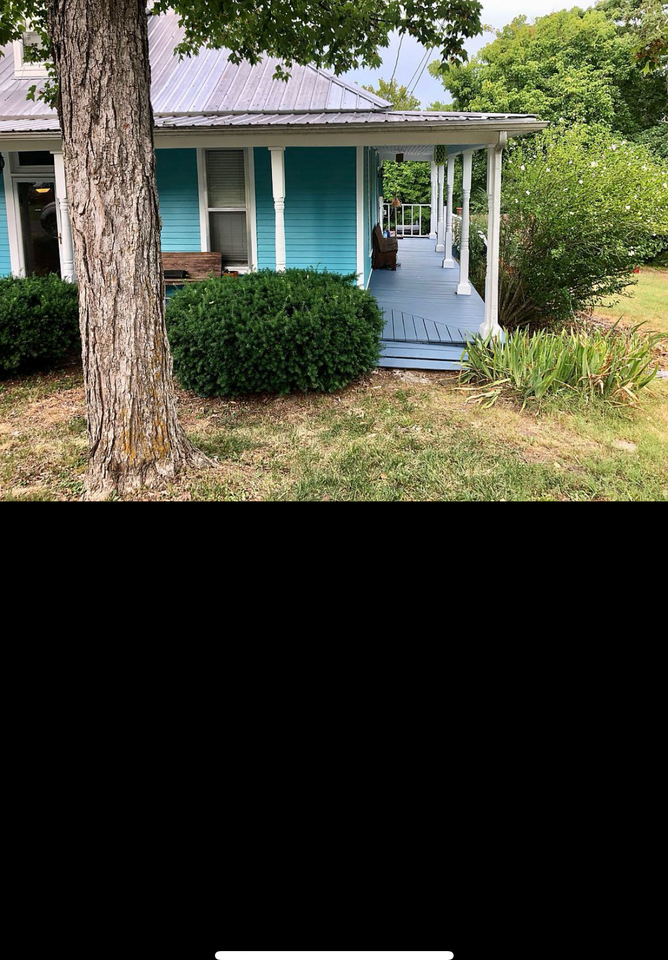 318 Maple St #NA - Photo 3 of 17