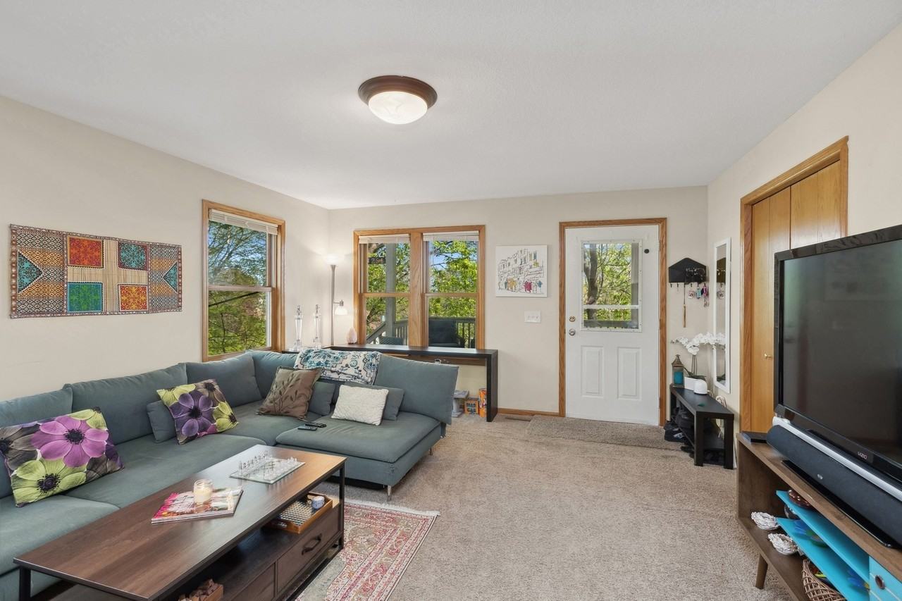 251 George St W #251 - Photo 2 of 18