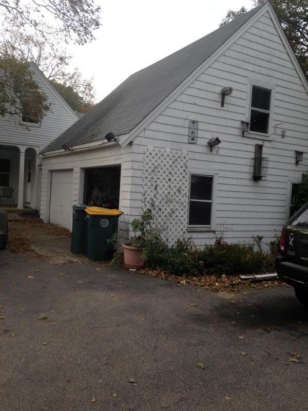 1121 Washington St - Photo 2 of 12