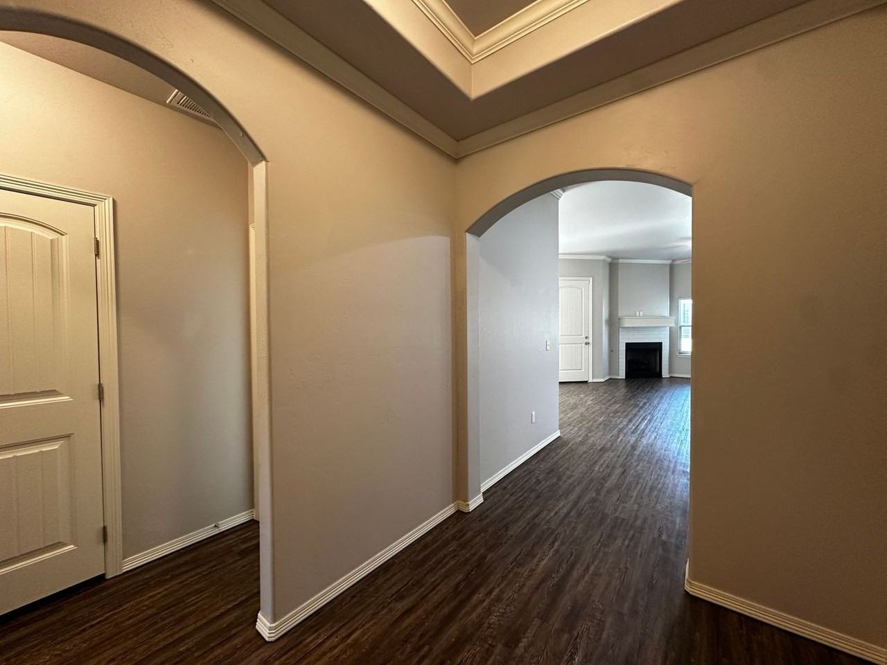 2316 Alta Vista Ln - Photo 3 of 41