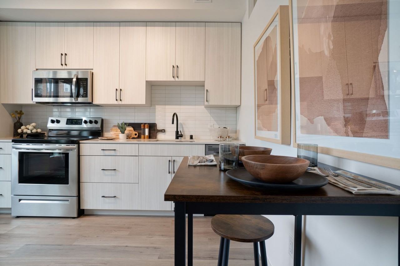 3725 Stinson Apartments - Photo 7 of 14