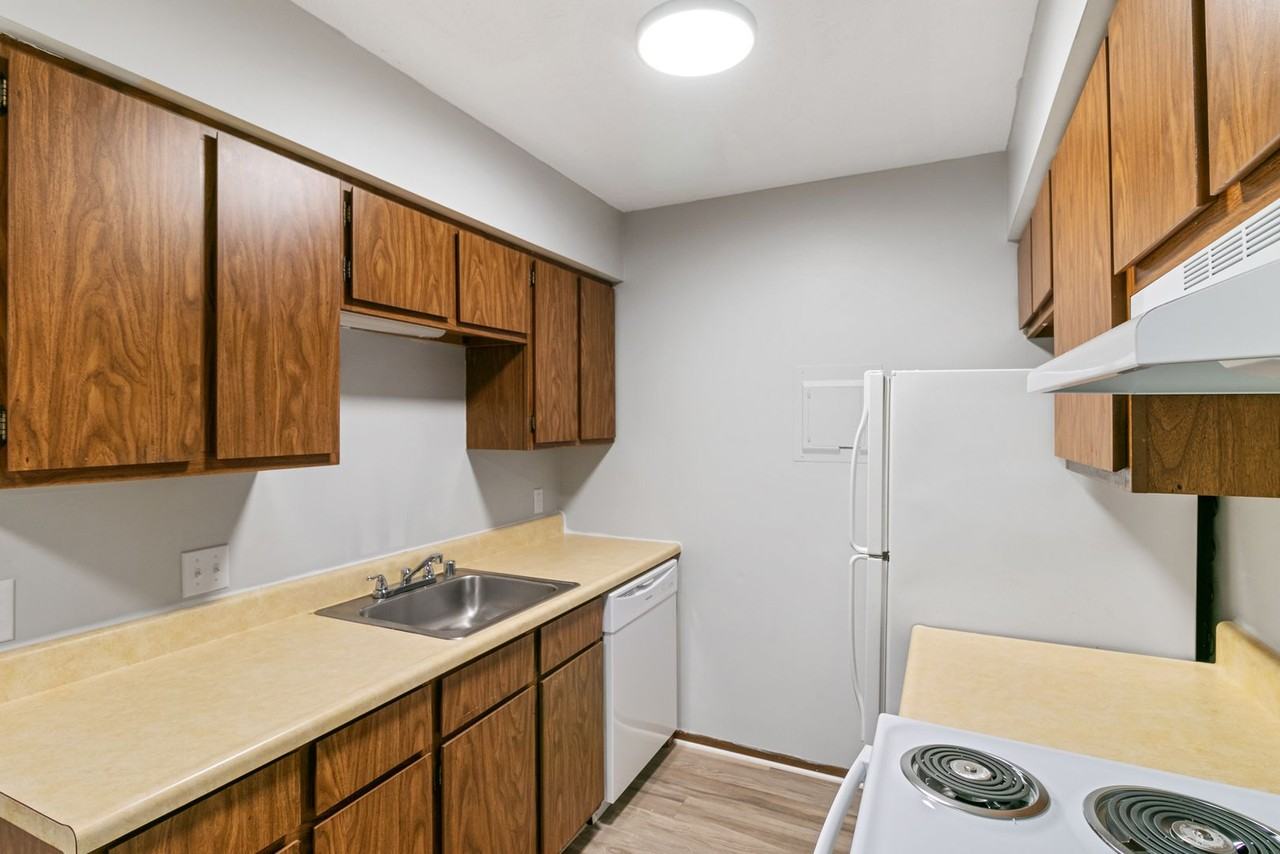 Park Place Apartments (GL62, LLC) - Photo 4 of 41