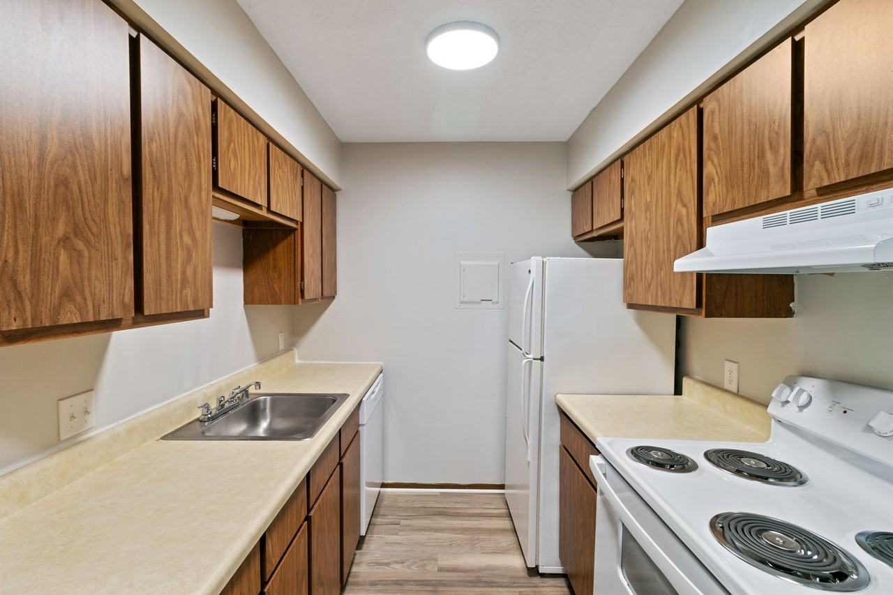 Park Place Apartments (GL62, LLC) - Photo 5 of 41