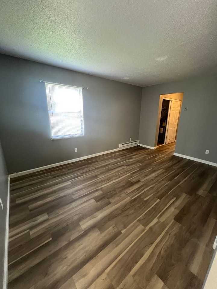 1, 2 and 3 bedroom units available! - Photo 5 of 6