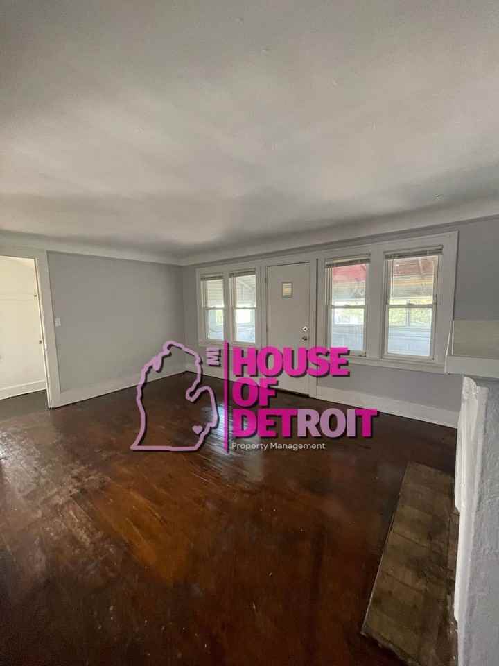 8853-5 Manor St.* - Photo 2 of 47