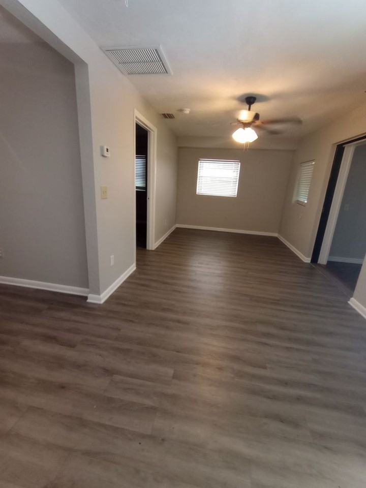 1626 Alexander Dr - Photo 3 of 15