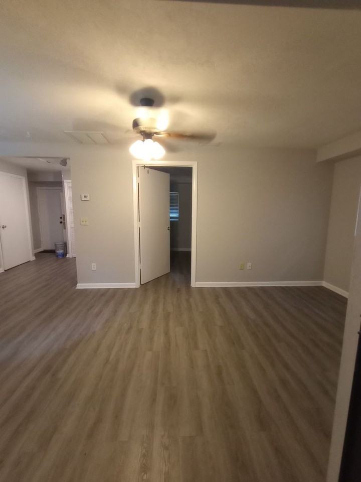 1626 Alexander Dr - Photo 4 of 15