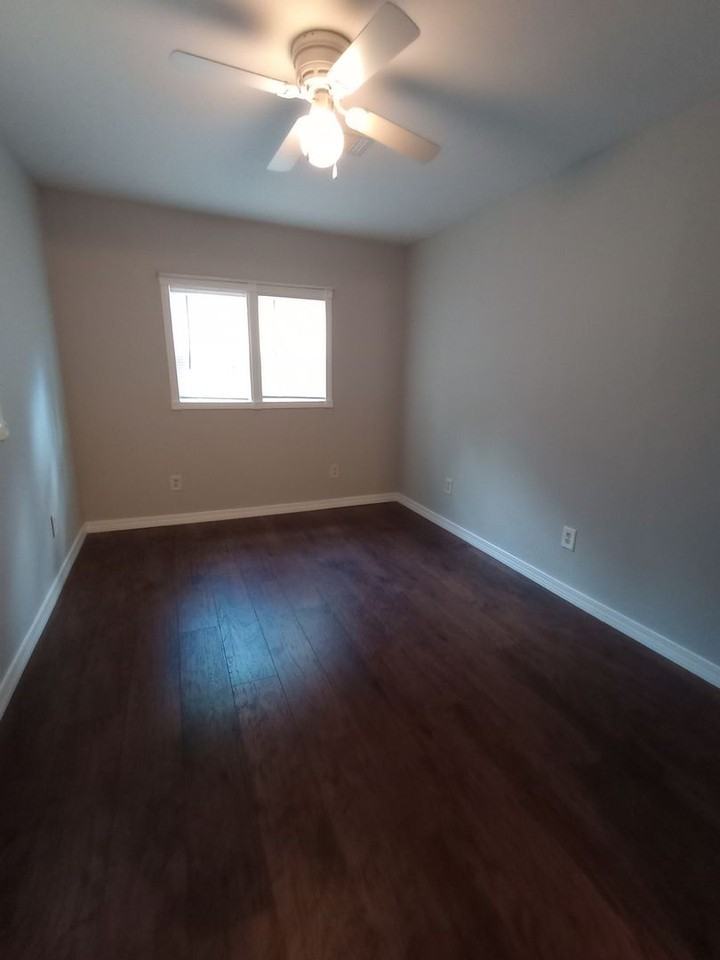 1626 Alexander Dr - Photo 6 of 15