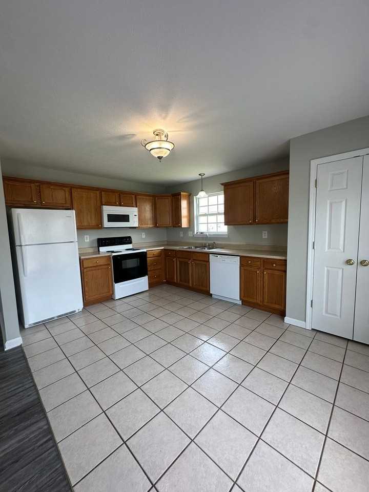 3749 Ellison Dr - Photo 3 of 12