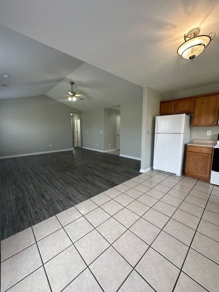 3749 Ellison Dr - Photo 4 of 12