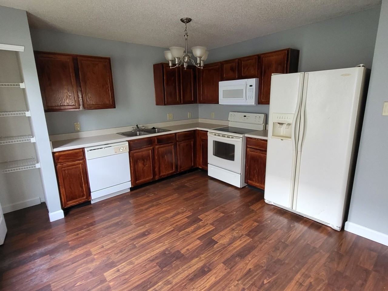 2741 Priest Dr - Photo 3 of 17