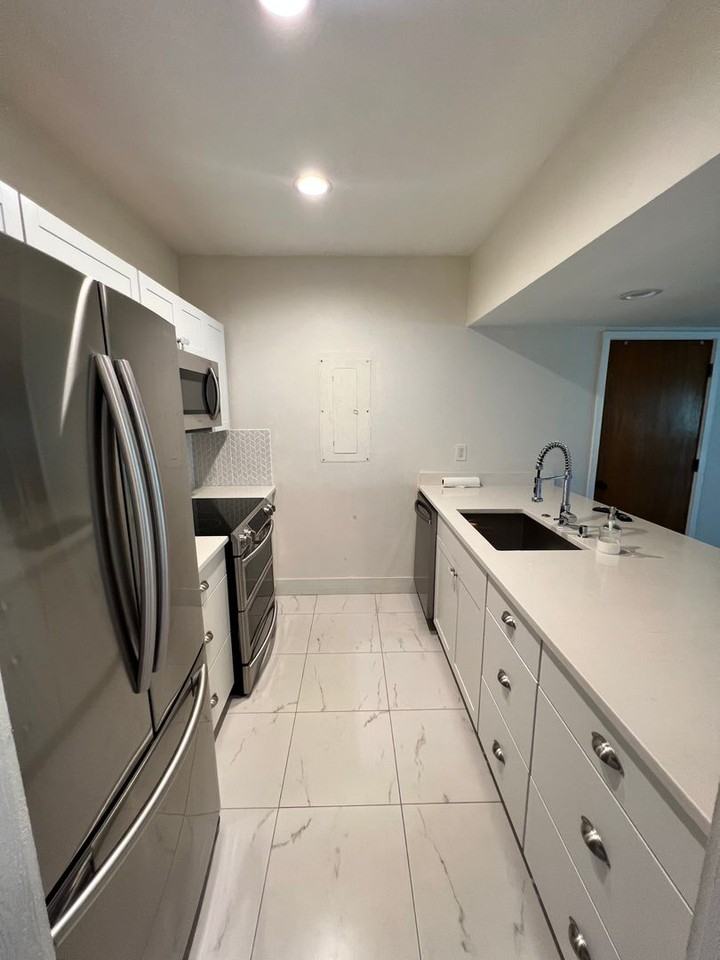 4038 Abbey Ct - Photo 4 of 10