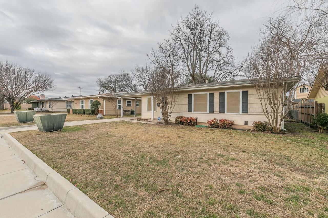 5856 Coleman St - Photo 3 of 29