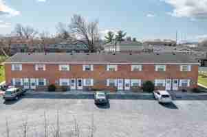 featured image of 92 Dutch Mill Ct