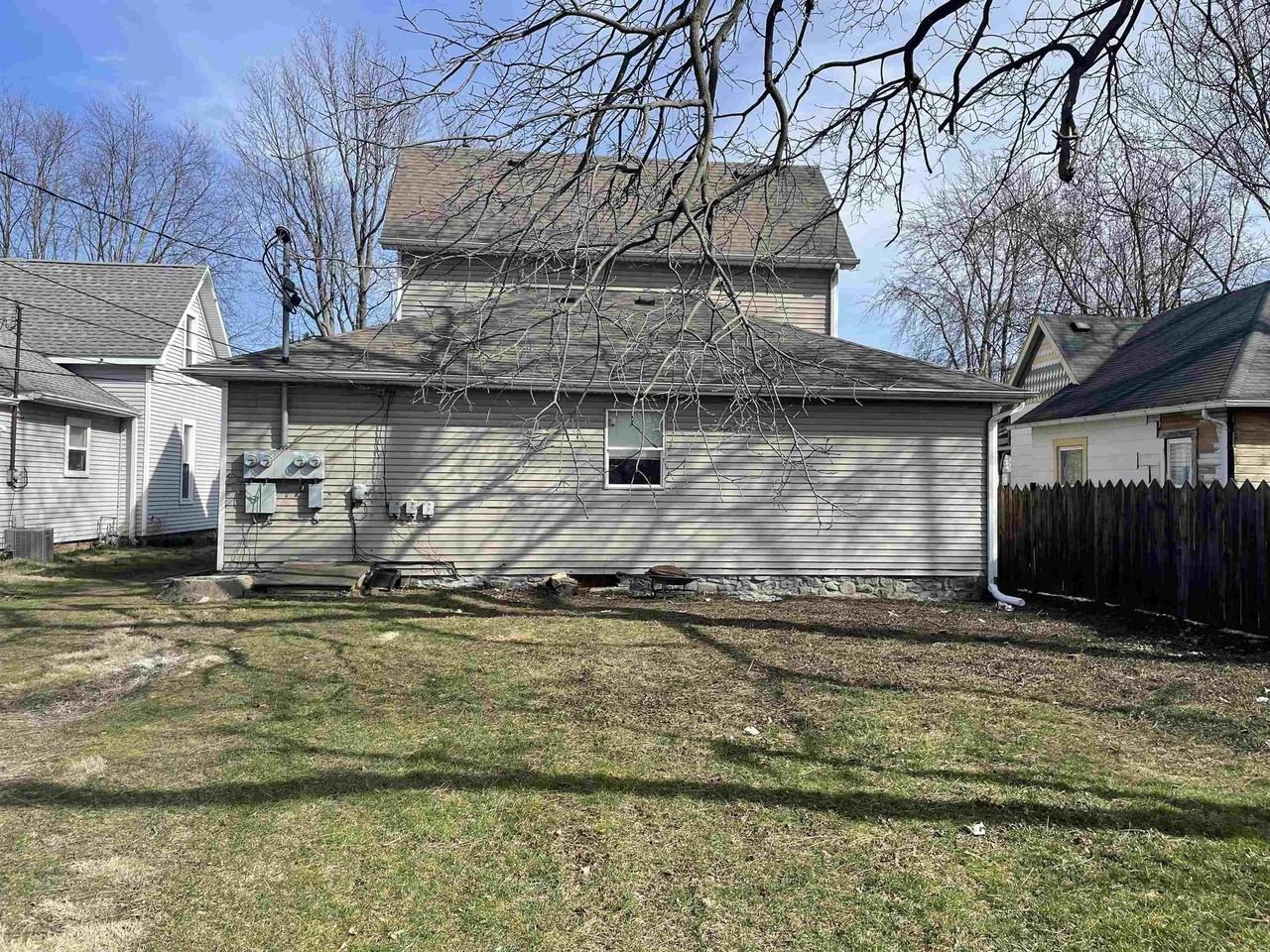 OM OT-727 S Market Street - Photo 2 of 2