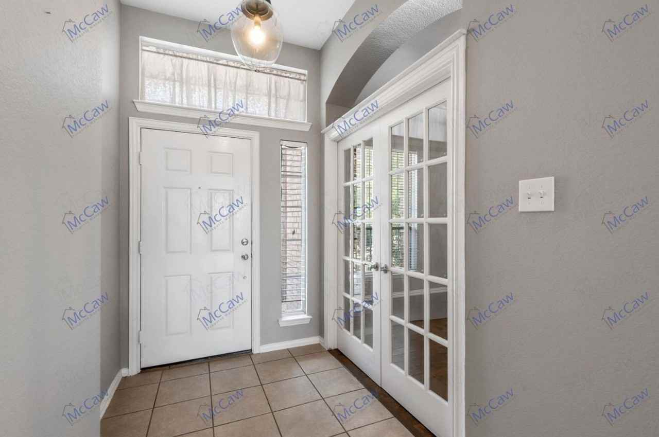 2916 Red Wolf Dr - Photo 2 of 17
