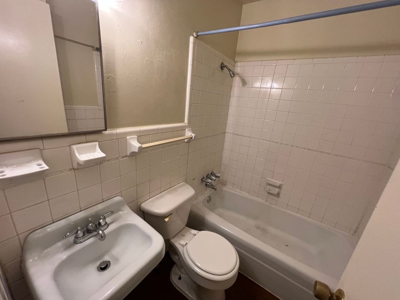 912 North Bell - Photo 4 of 15