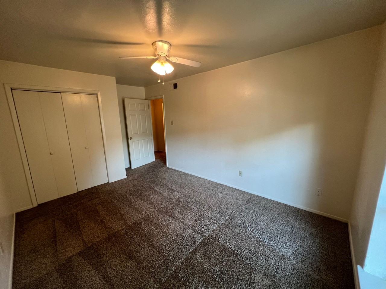 912 North Bell - Photo 7 of 15