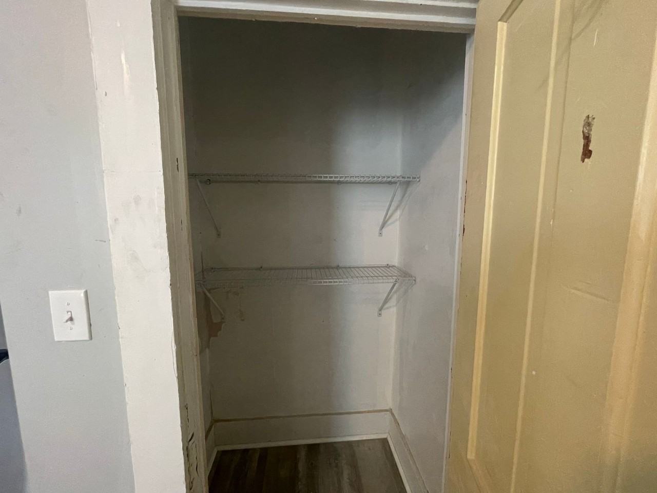 Apartments On Broadway I - Photo 3 of 8