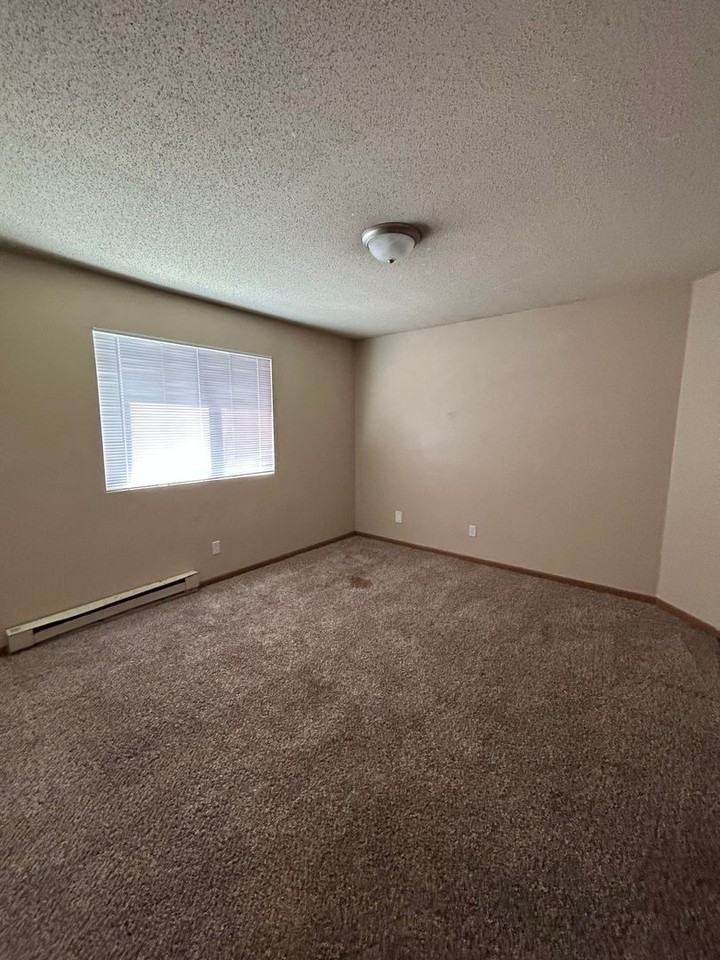 1201 E Bell Avenue - Photo 6 of 7