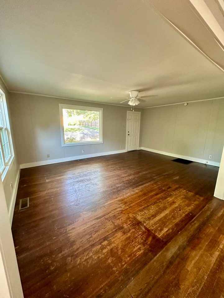 Cooper St - Photo 3 of 17