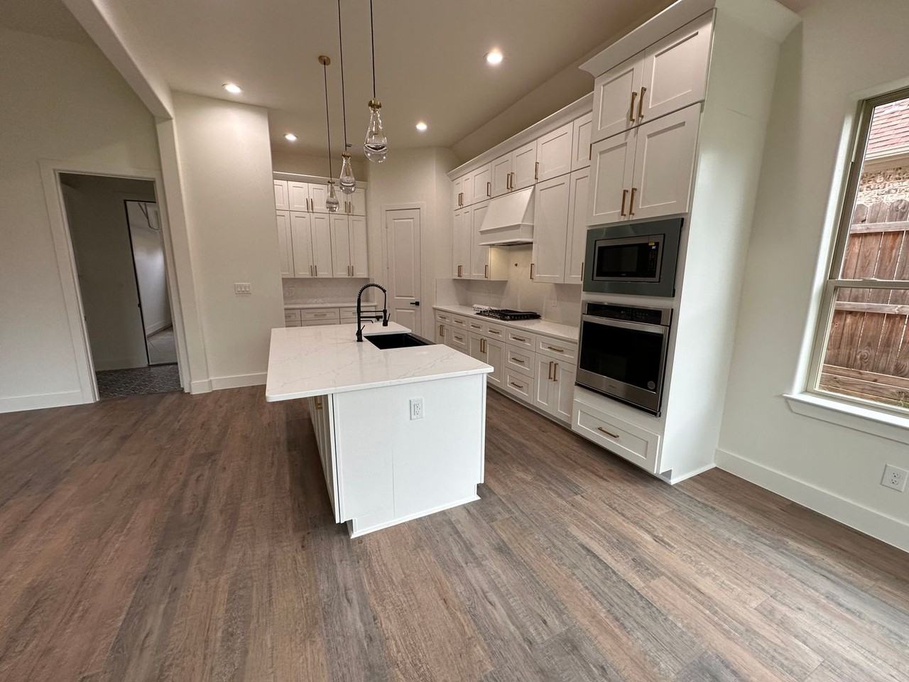 249 Kathryn's Court - Photo 5 of 23