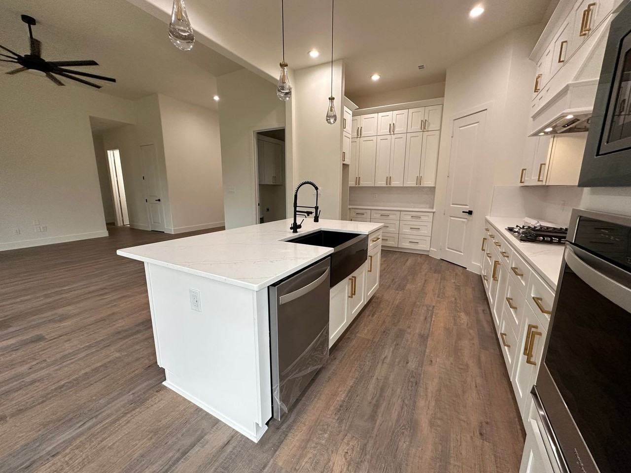 249 Kathryn's Court - Photo 6 of 23