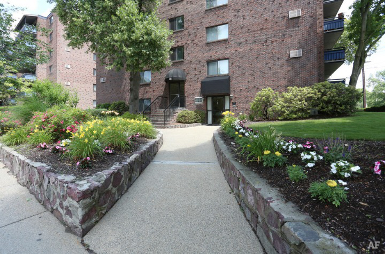 231 Main St - Photo 7 of 8