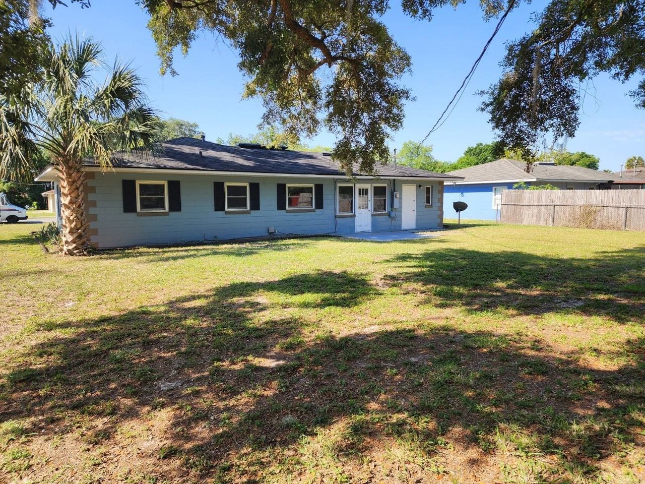 2633 Eastland Rd - Photo 3 of 13