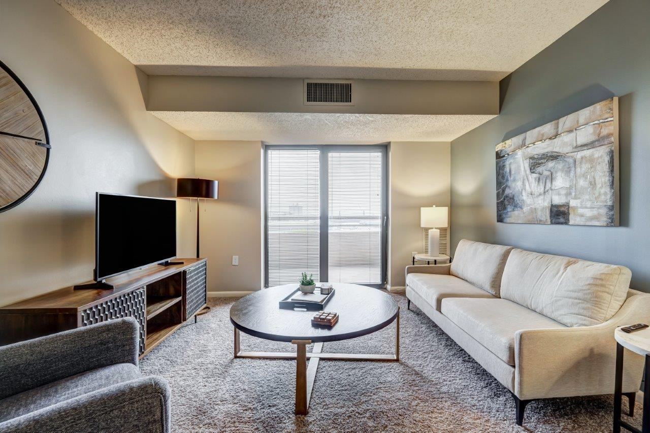 River Park Tower Apartment Homes - Photo 5 of 28