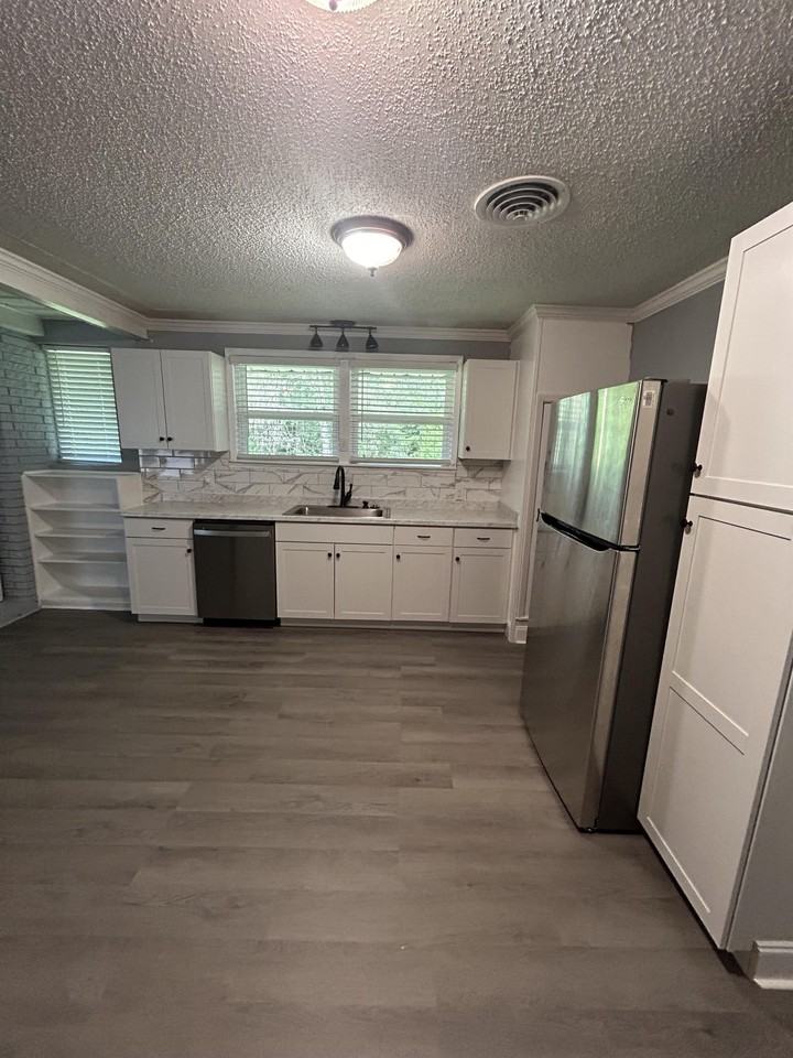 1307 S 12th St #1 - Photo 2 of 20