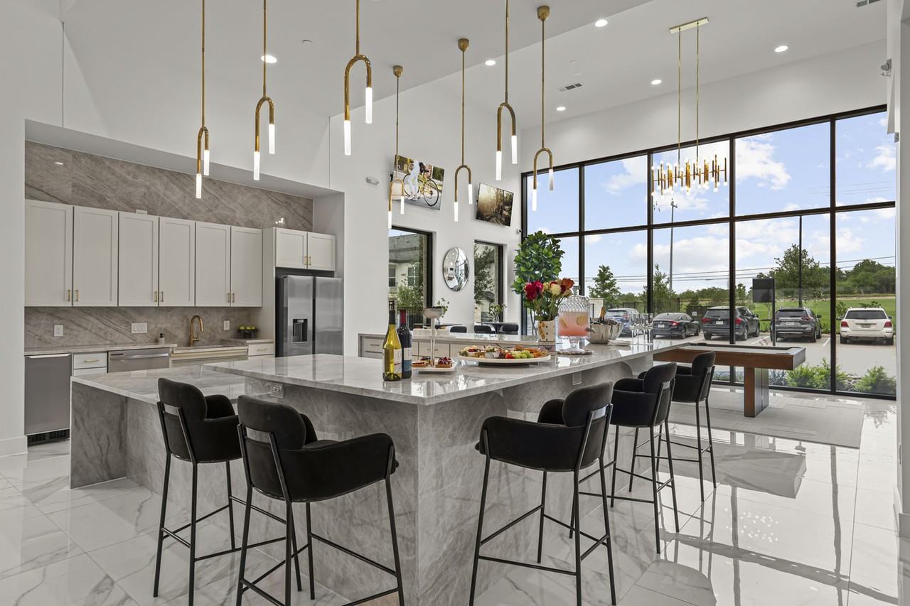 Luxe of Buda - Photo 7 of 50