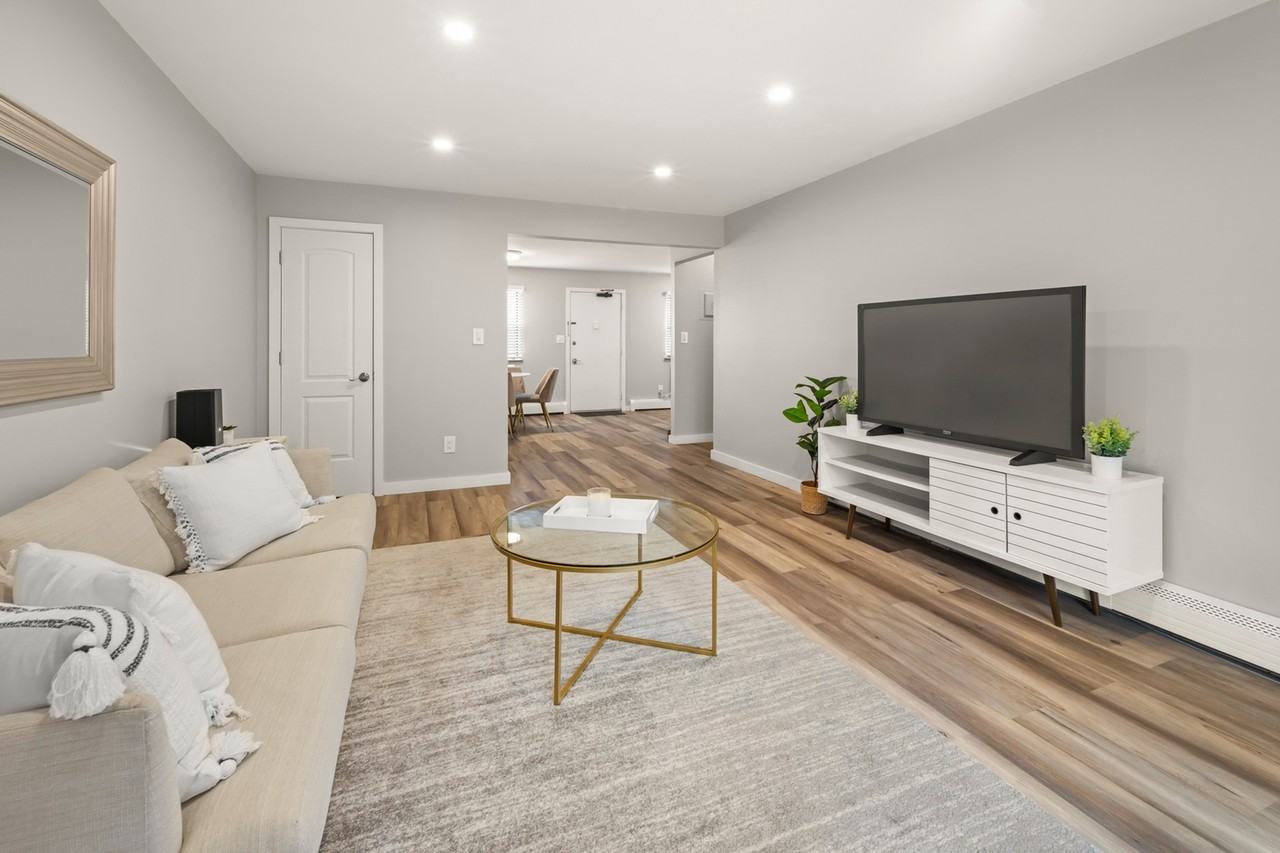 Renaissance Bay - Photo 5 of 68