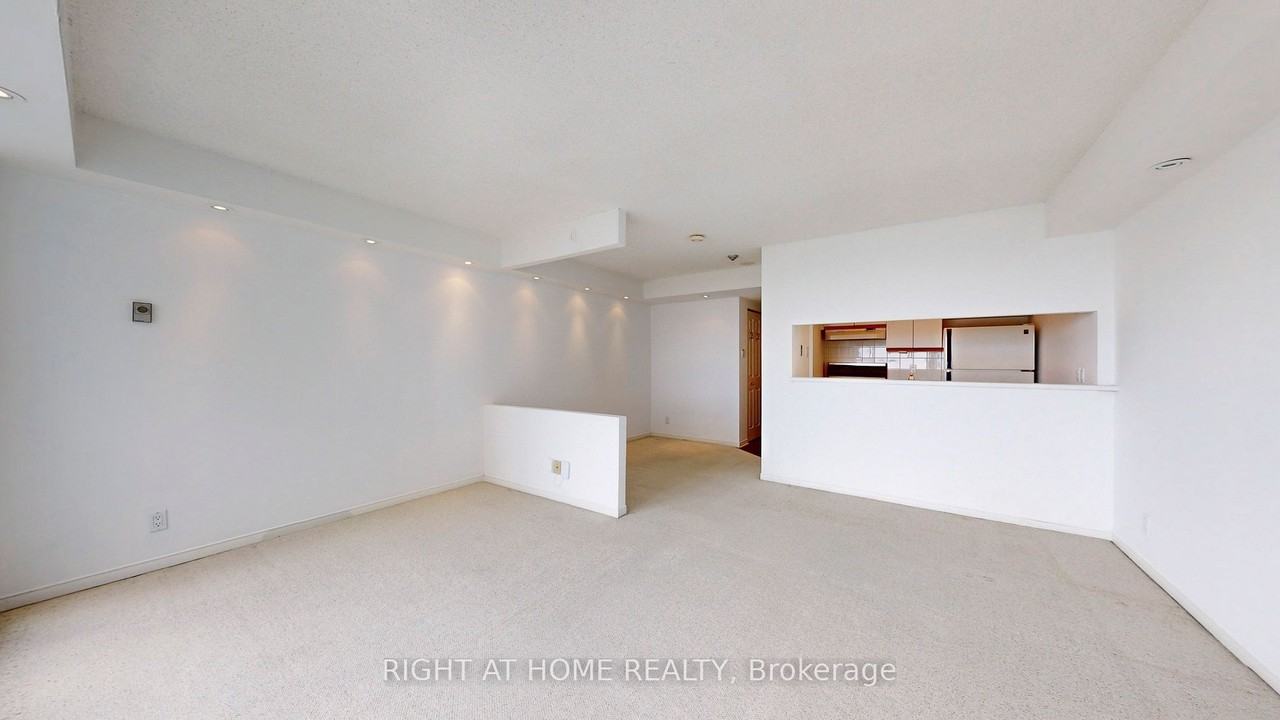 99 Harbour Square - Photo 2 of 13