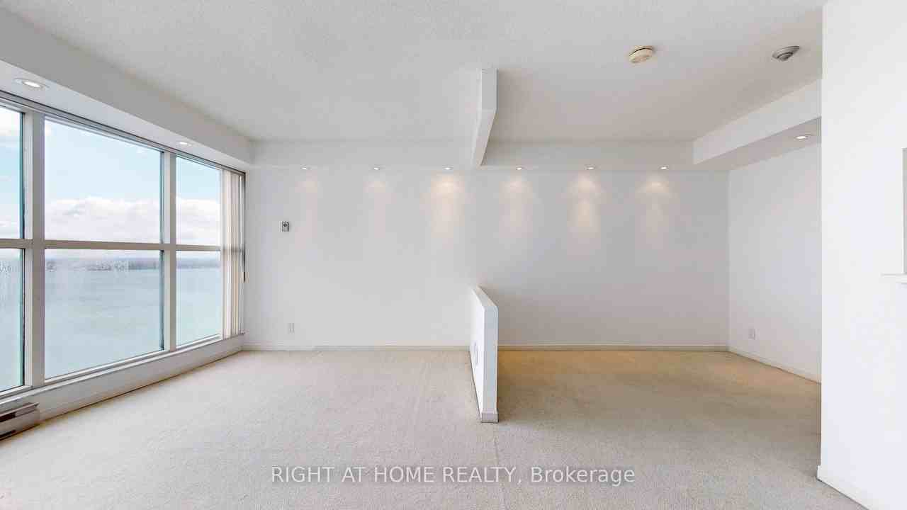 99 Harbour Square - Photo 3 of 13