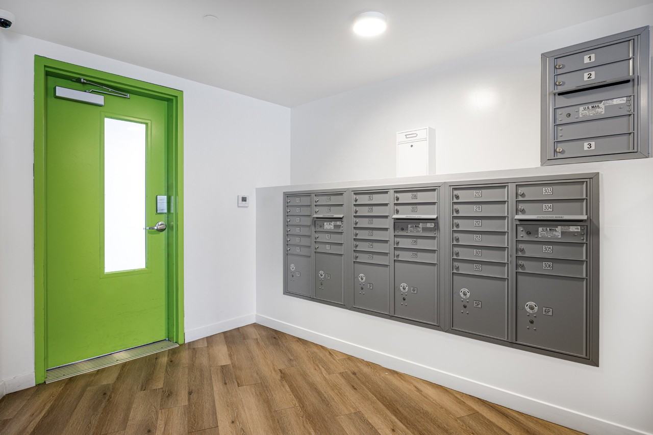 Solari Silver Lake - Photo 2 of 25