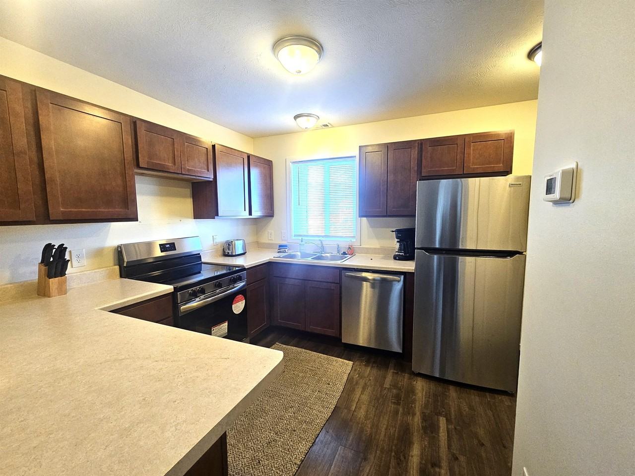 3902 Vale Drive #3902 - Photo 4 of 37